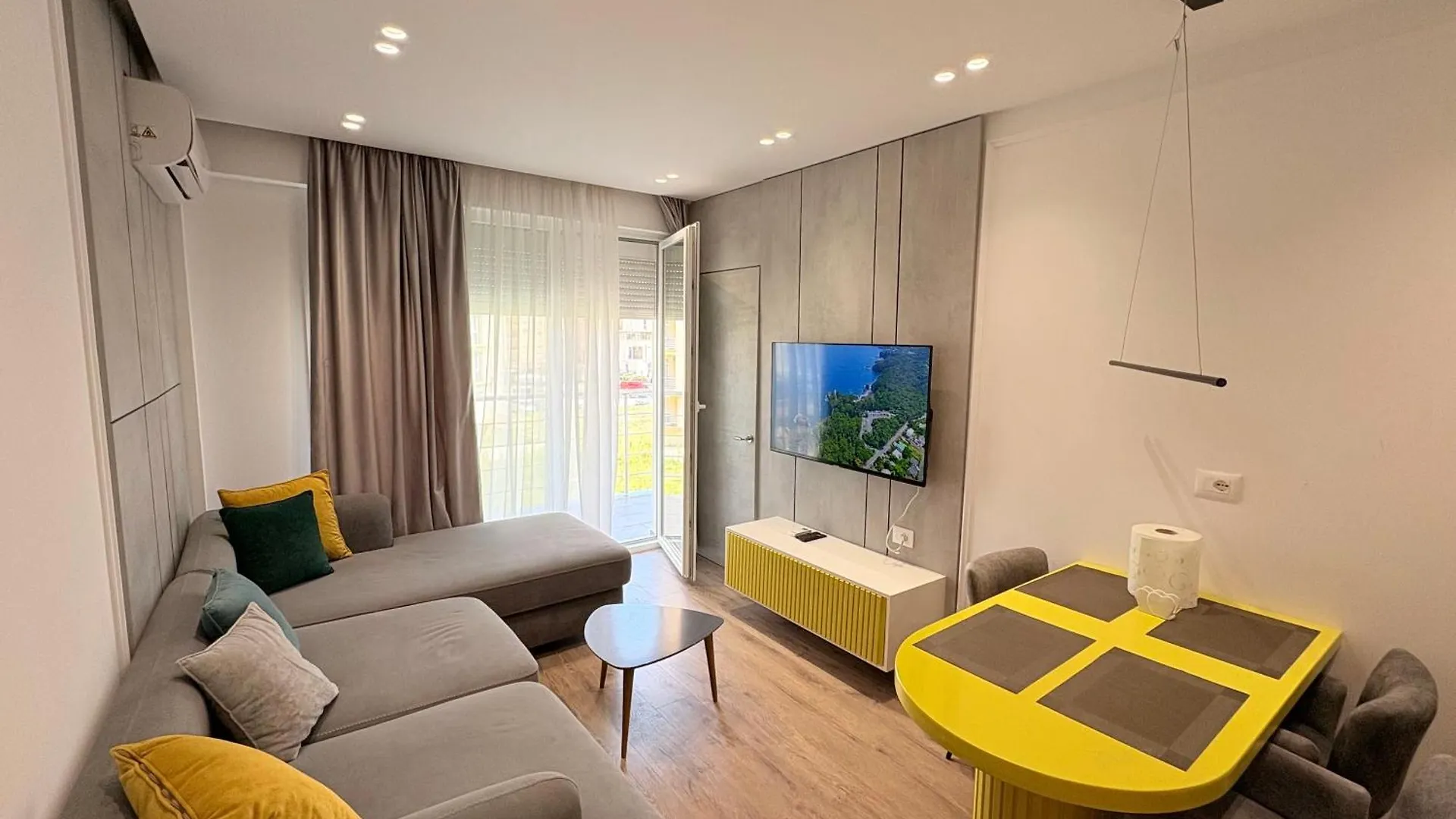 Escape Luxury Apartment 2 Shengjin